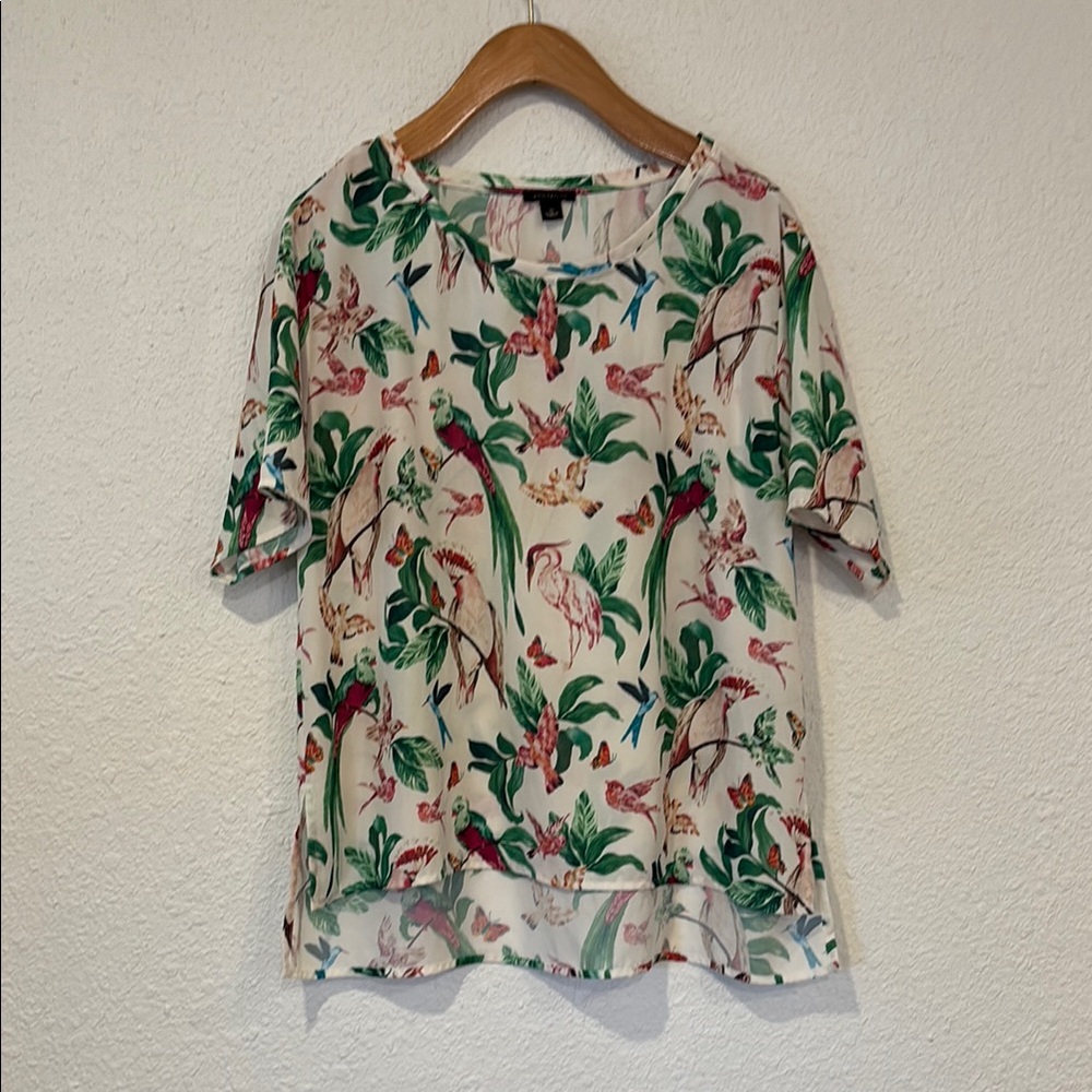 Ann Taylor Floral and White Tropical Bird Bird Short Sleeve Blouse/Top Sz S